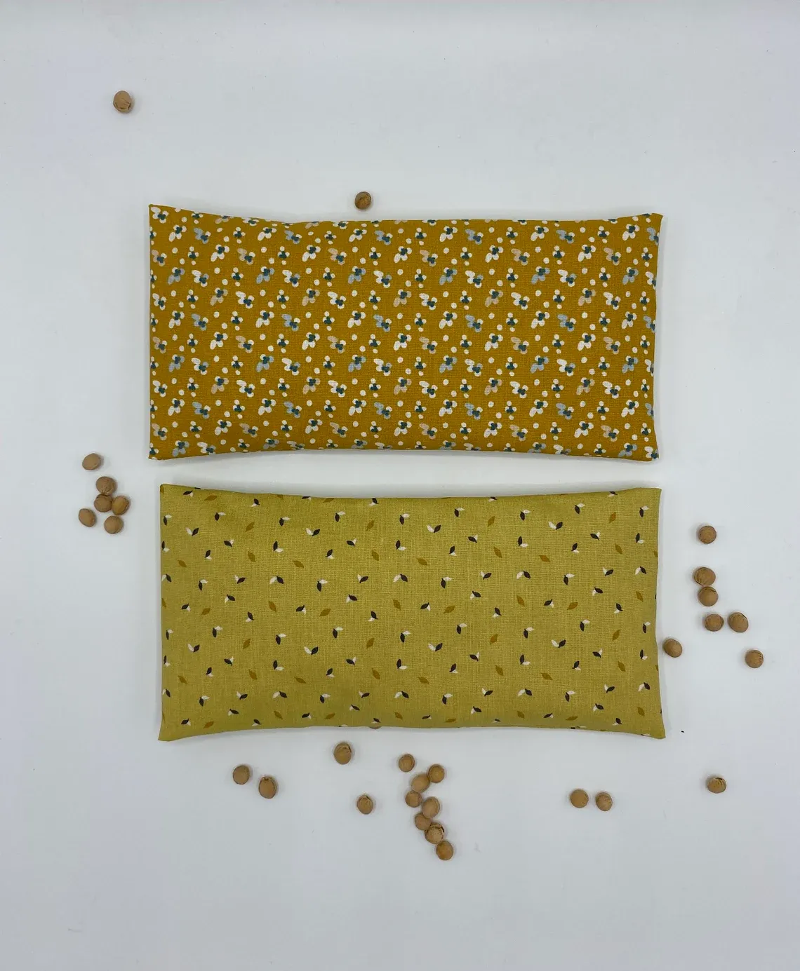 Bouillote aux noyaux de cerises déhoussable moutarde motifs feuilles – Les Ciseaux de Martine – Image 2